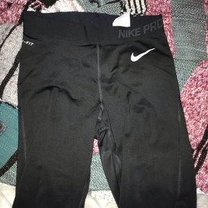 Nike cropped leggings